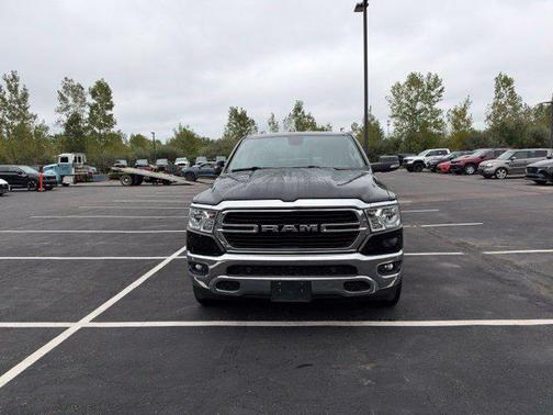Diamond Black Crystal Pearlcoat 2020 RAM 1500 Big Horn/Lone Star