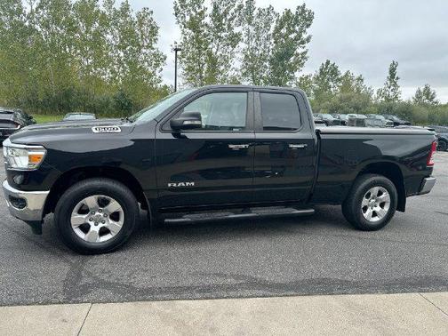 Diamond Black Crystal Pearlcoat 2020 RAM 1500 Big Horn/Lone Star