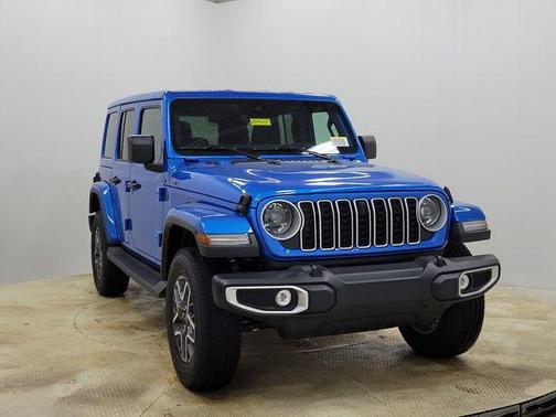 2025 Jeep Wrangler 4-Door Sahara 4x4