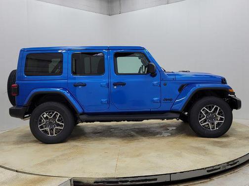 2025 Jeep Wrangler 4-Door Sahara 4x4
