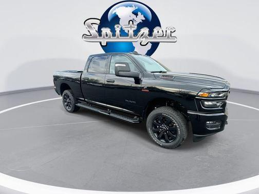 Diamond Black Crystal Pearlcoat 2026 RAM 3500 Big Horn Crew Cab 4x4 6'4' Box