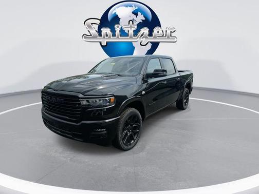 Diamond Black Crystal Pearlcoat 2026 RAM 1500 Laramie