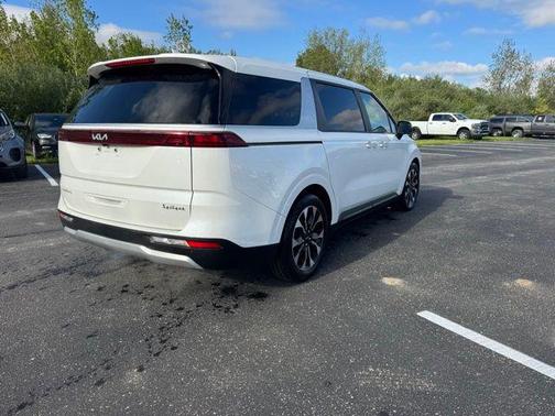 Snow White Pearl 2024 Kia Carnival EX