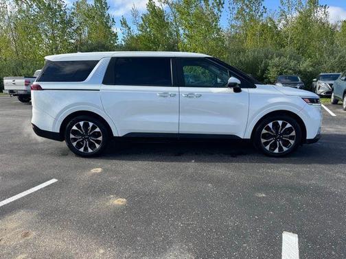 Snow White Pearl 2024 Kia Carnival EX