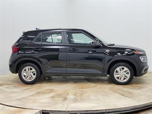 2022 Hyundai VENUE SE
