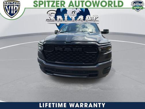 Granite Crystal Metallic Clearcoat 2026 RAM 1500 Big Horn/Lone Star