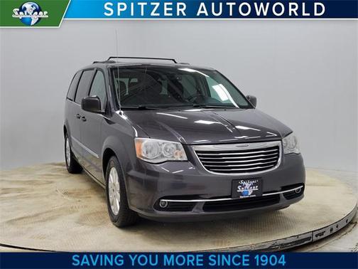 2016 Chrysler Town & Country Touring