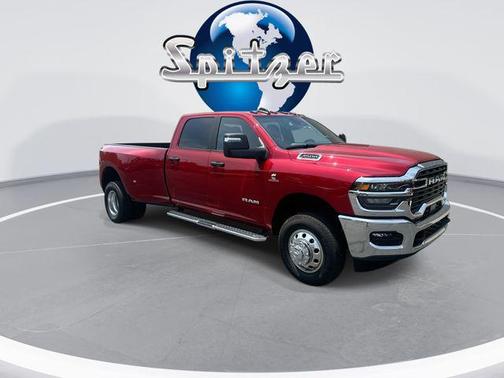 Molten Red Pearlcoat 2026 RAM 3500 Big Horn Crew Cab 4x4 8' Box