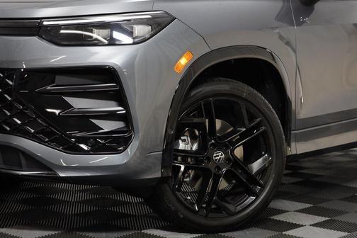 2025 Volkswagen Tiguan 2.0T SE R-Line Black 4MOTION