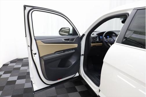 2025 Volkswagen Atlas Cross Sport 2.0T SE