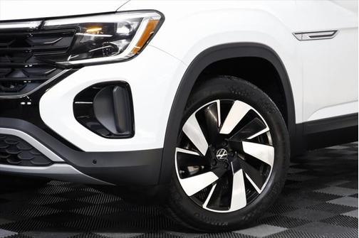 2025 Volkswagen Atlas Cross Sport 2.0T SE w/Technology 4MOTION