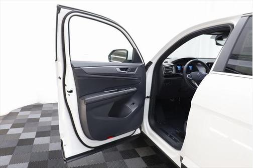 2025 Volkswagen Atlas Cross Sport 2.0T SE w/Technology 4MOTION