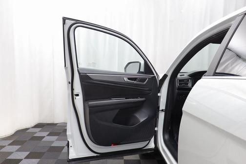 2025 Volkswagen Atlas Cross Sport 2.0T SE