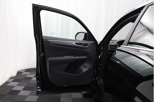 2025 Volkswagen Atlas Cross Sport 2.0T SE w/Technology 4MOTION