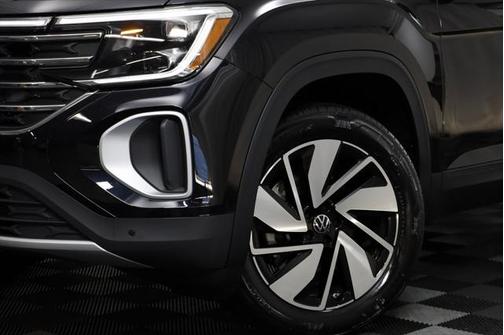 2025 Volkswagen Atlas 2.0T SE w/Technology 4MOTION