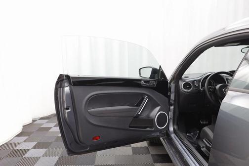 2014 Volkswagen Beetle DSG 2.0T R-Line