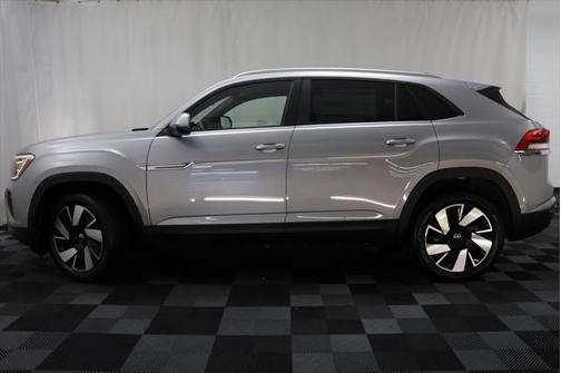 2025 Volkswagen Atlas Cross Sport 2.0T SE w/Technology 4MOTION