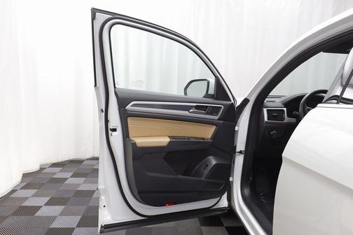 2022 Volkswagen Atlas Cross Sport 3.6L V6 SEL Premium R-Line