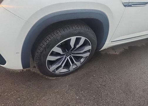 2022 Volkswagen Atlas Cross Sport 3.6L V6 SEL Premium R-Line