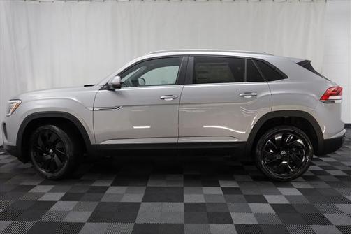 2025 Volkswagen Atlas Cross Sport 2.0T SE w/Technology 4MOTION