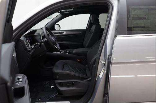 2025 Volkswagen Atlas Cross Sport 2.0T SE w/Technology 4MOTION