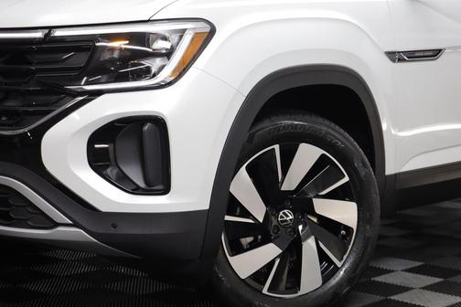 2026 Volkswagen Atlas Cross Sport 2.0T SE w/Technology 4MOTION