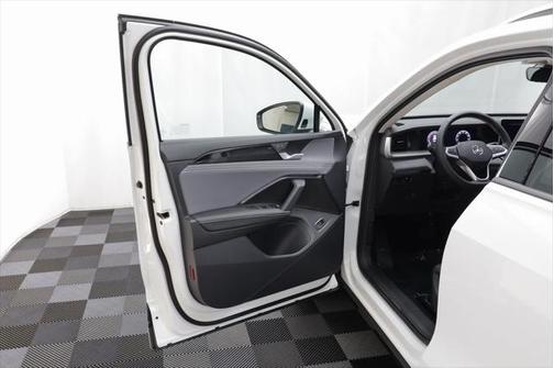 2025 Volkswagen Tiguan 2.0T SE 4MOTION