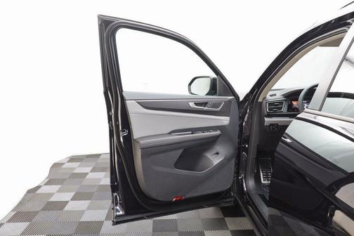 2026 Volkswagen Atlas Peak Edition