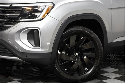 2025 Volkswagen Atlas 2.0T SE w/Technology 4MOTION
