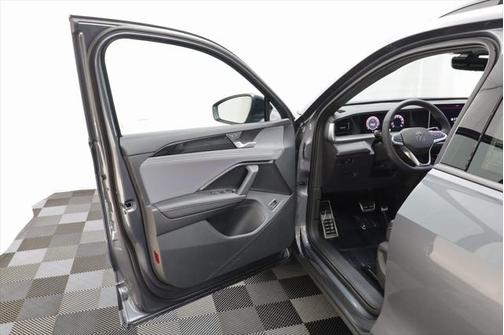 2025 Volkswagen Tiguan 2.0T SE R-Line Black 4MOTION