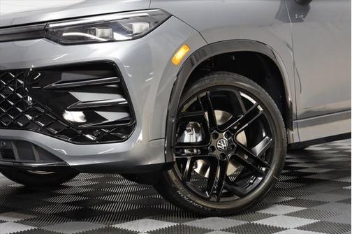 2025 Volkswagen Tiguan 2.0T SE R-Line Black 4MOTION
