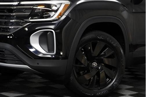 2025 Volkswagen Atlas 2.0T SE w/Technology 4MOTION