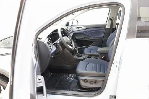 2025 Volkswagen Taos 1.5T SEL