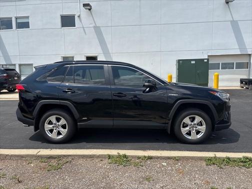2021 Toyota RAV4 Hybrid XLE