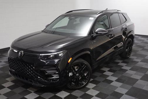 2025 Volkswagen Tiguan 2.0T SE R-Line Black 4MOTION