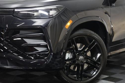 2025 Volkswagen Tiguan 2.0T SE R-Line Black 4MOTION