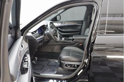 2023 Jeep Grand Cherokee 4xe Overland
