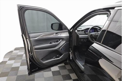 2023 Jeep Grand Cherokee 4xe Overland