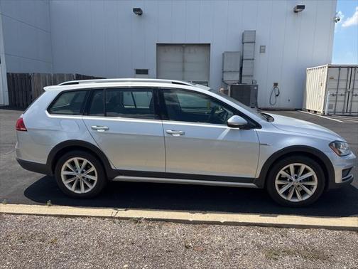 2017 Volkswagen Golf Alltrack TSI SE