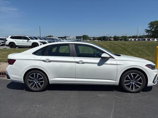 2025 Volkswagen Jetta 1.5T SE