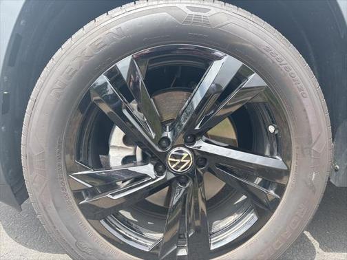 2025 Volkswagen Atlas Cross Sport 2.0T SEL