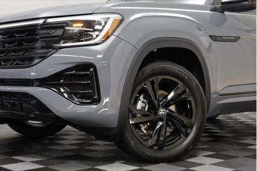2025 Volkswagen Atlas Cross Sport 2.0T SEL