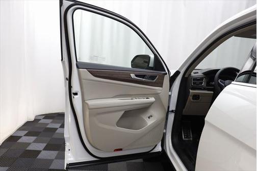 2025 Volkswagen Atlas 2.0T SEL Premium R-Line 4MOTION