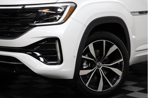 2025 Volkswagen Atlas 2.0T SEL Premium R-Line 4MOTION