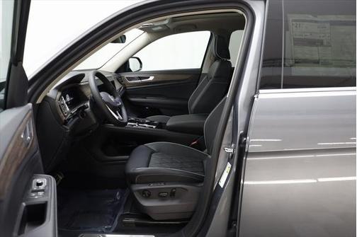 2025 Volkswagen Atlas 2.0T SEL Premium R-Line 4MOTION