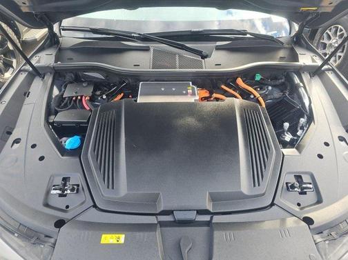 2024 Audi Q8 e-tron Prestige