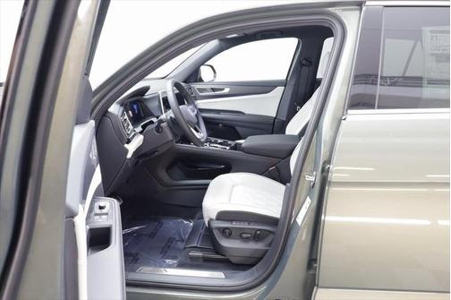 2025 Volkswagen Atlas Cross Sport 2.0T SEL Premium