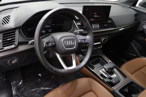 2024 Audi Q5 40 Premium Plus