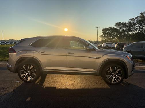 2025 Volkswagen Atlas Cross Sport 2.0T SEL Premium