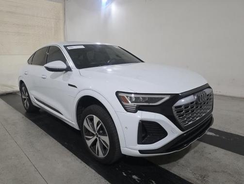 2024 Audi Q8 e-tron Premium Plus